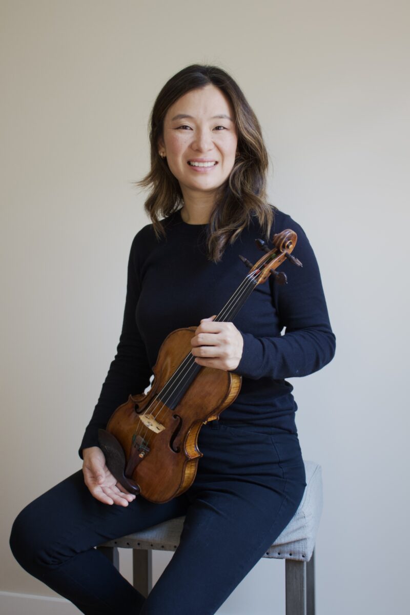 Yuna Lee photo with violin on stool